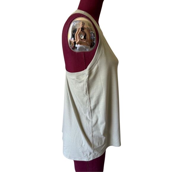 Athleta Ease In Tank Racerback Athletic size M Green - Picture 8 of 8